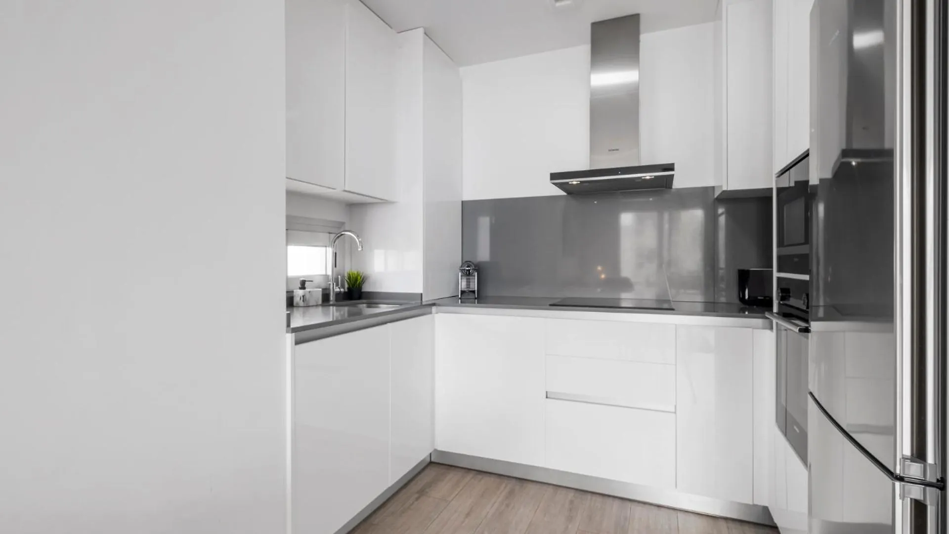 Cancelada Stunning Penthouse By Costarentals - Ref M37 Estepona