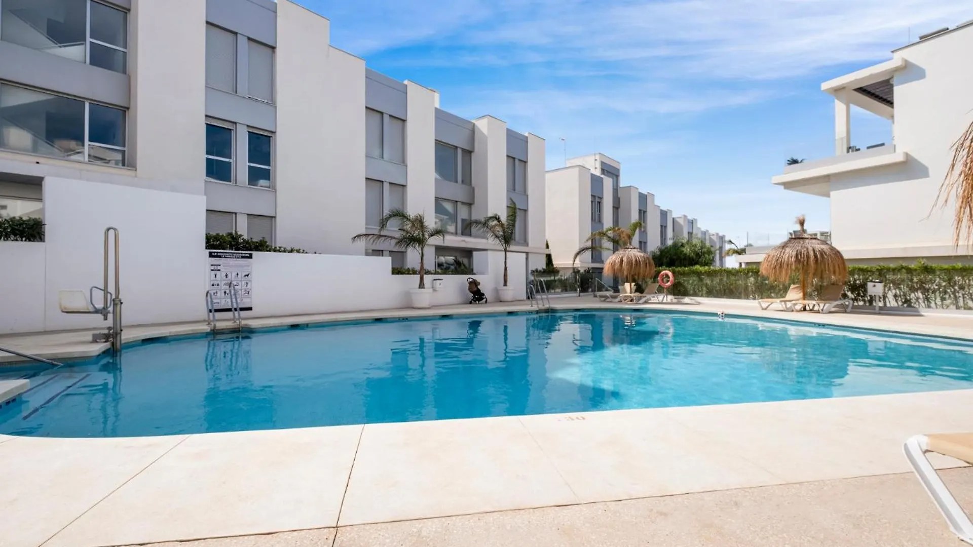 Cancelada Stunning Penthouse By Costarentals - Ref M37 Estepona 0*,